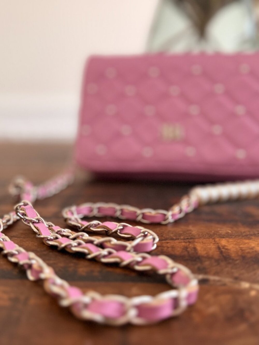 NWOT Badgley Mischka Quilted Pink Pearl Chain Crossbody Bag Purse - Picture 7 of 8